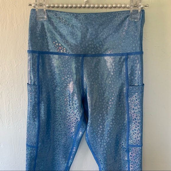 ZYIA Light N Tight Blue Mermaid Hi-Rise Capri Leggings - Picture 12 of 13